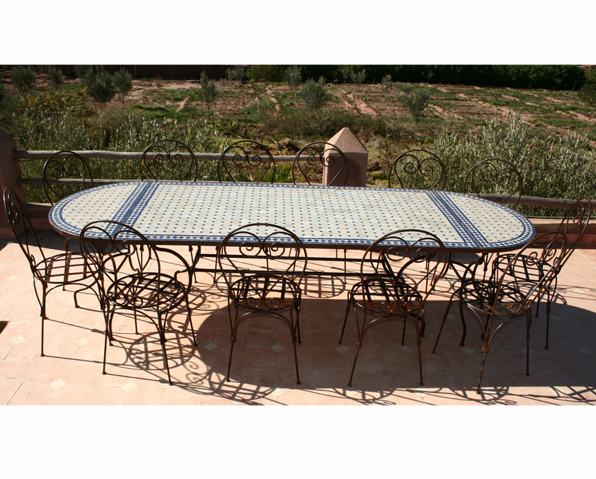 Table zellige ovale 300/100 + 12 chaises Italiennes